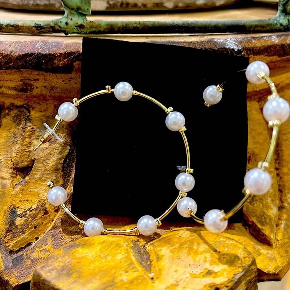 Gold and pearl hoops   J27